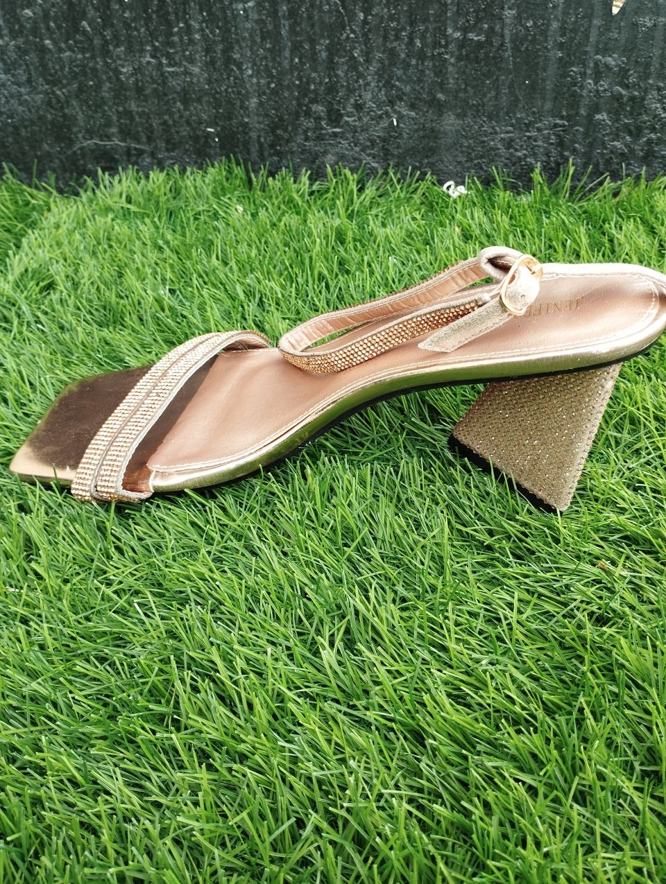 gold-jennifer-lopez-with-red-bottom